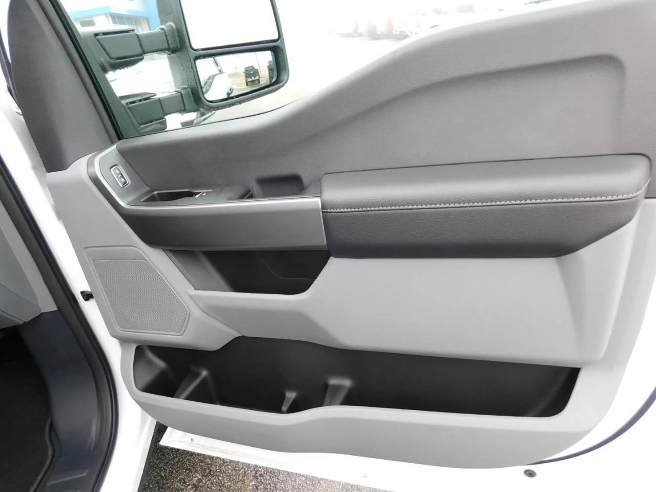 New 2026 Oxford White Ford F-350® XLT image 12