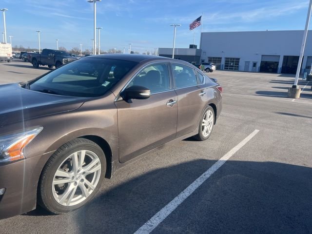 Used 2015 Nissan Altima SL with VIN 1N4BL3AP3FC275999 for sale in Lima, OH
