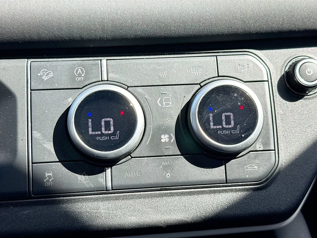 Used 2024  Land Rover S image 17