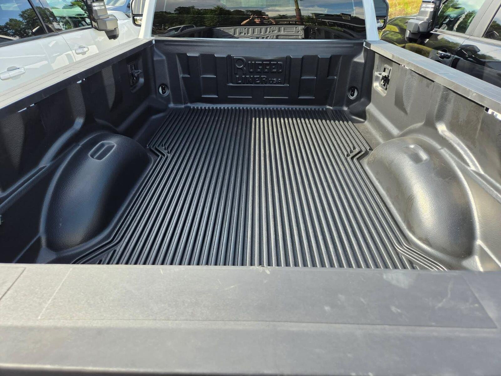 Used 2023 Oxford White Ford XL image 14