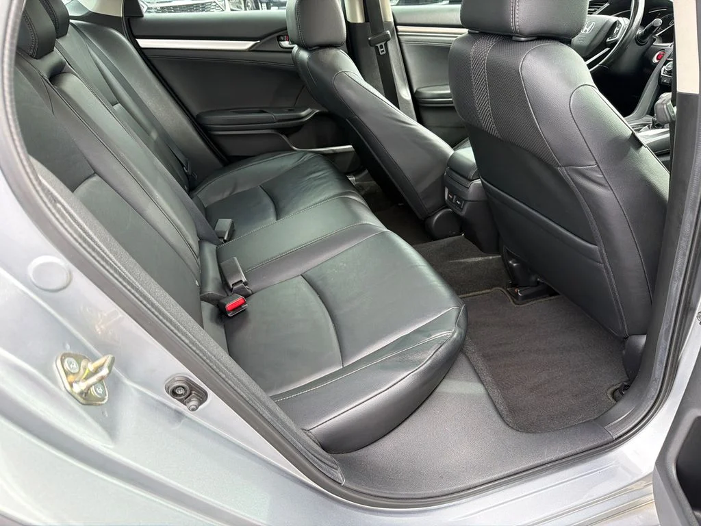 Used 2020 Silver Honda Touring image 15