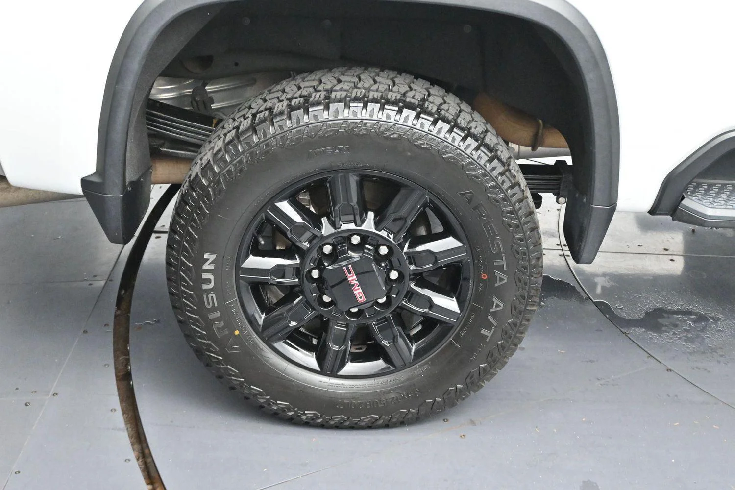 Used 2024 Summit White Chevrolet LTZ image 33