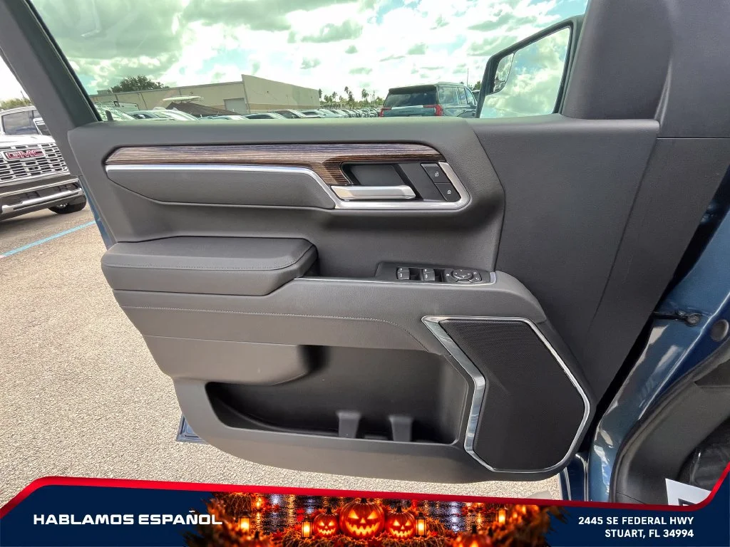 Used 2026 Downpour Metallic GMC Elevation image 23