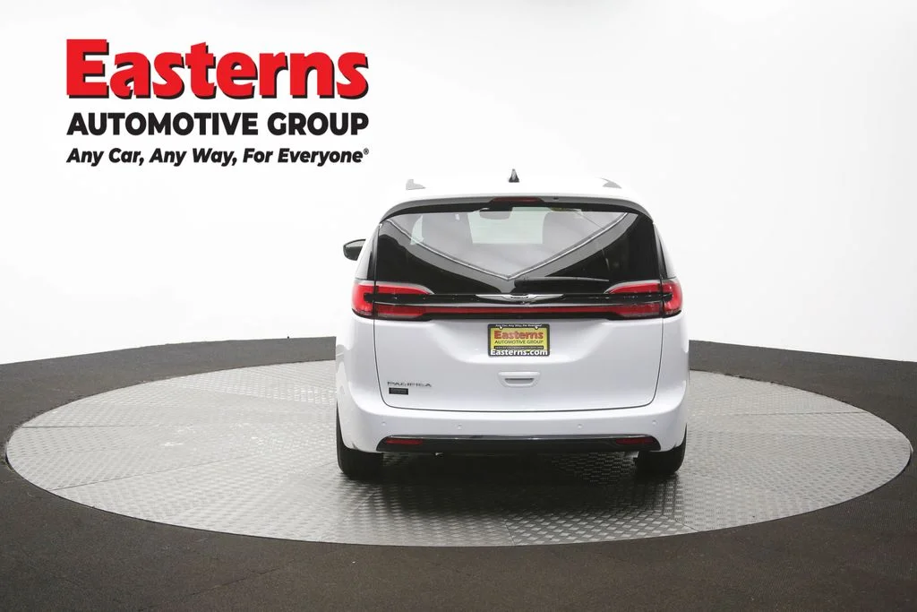 Used 2024 White Chrysler Touring L image 37