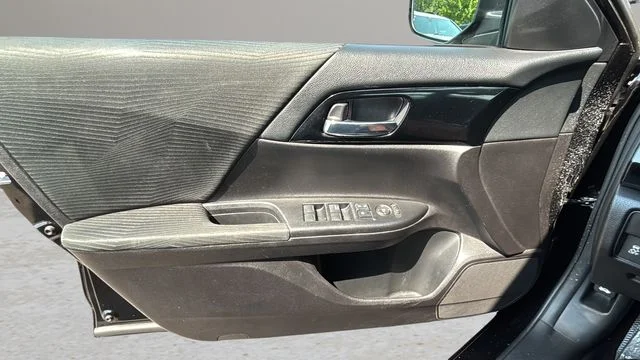 Used 2016  Honda LX image 17