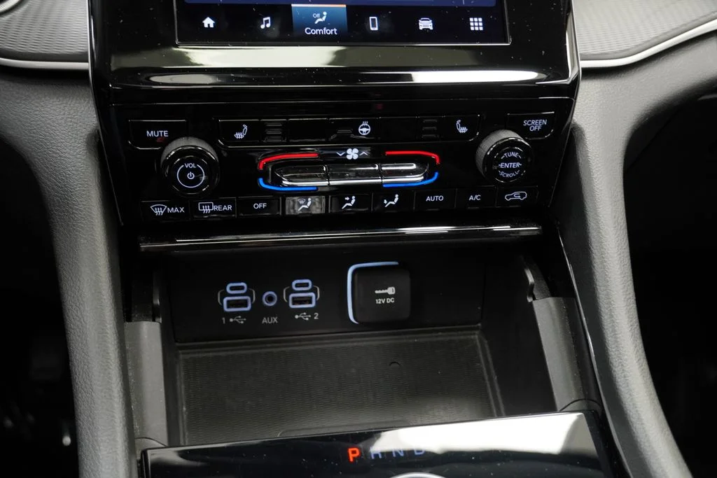 Certified Used 2023 White/off-white Jeep Laredo image 35