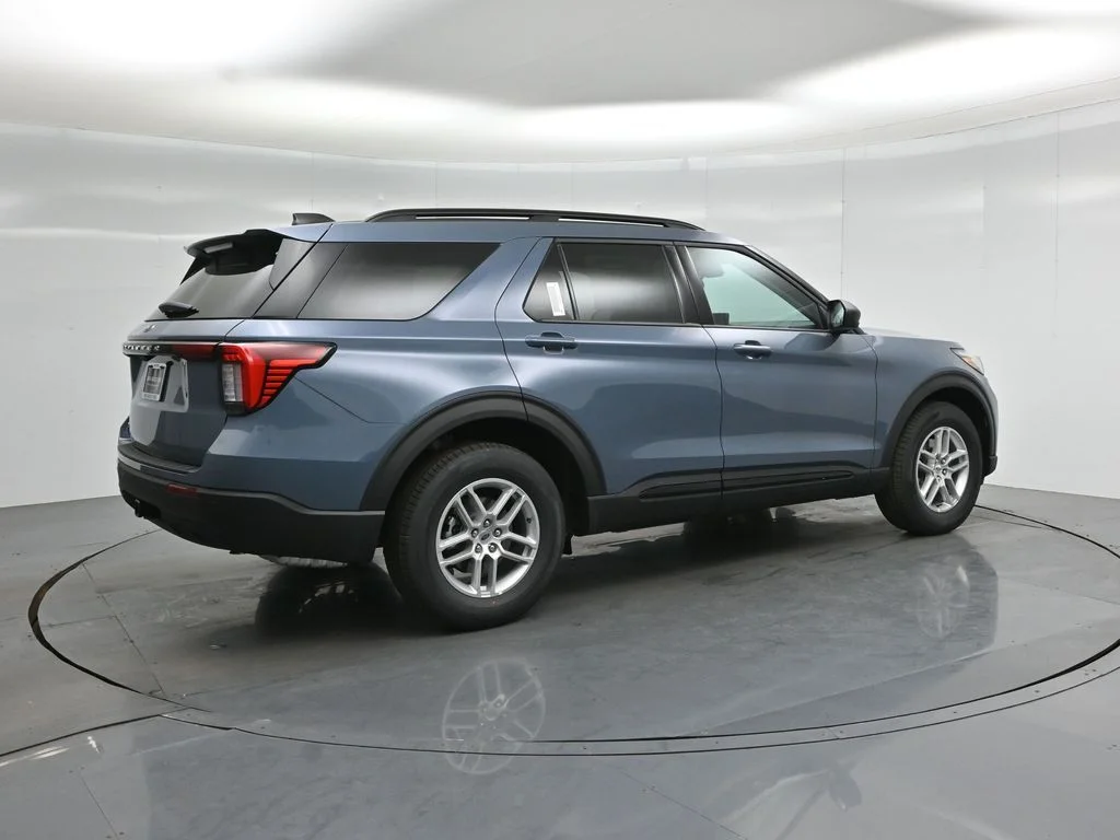 New 2026 Vapor Blue Metallic Ford Active image 25