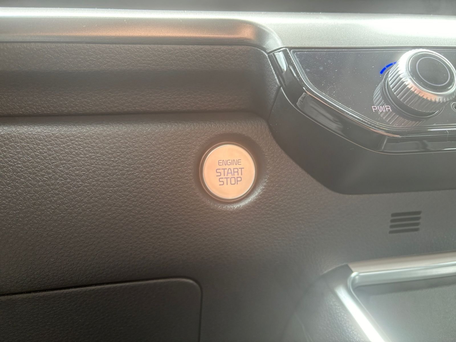 New 2026 Snow White Pearl Kia SX Prestige image 24
