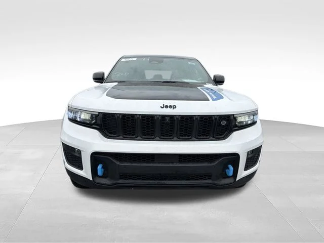 Used 2023 White Jeep Trailhawk 4xe image 9