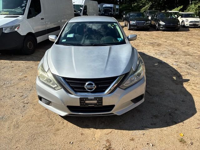 Used 2017 Silver Nissan 2.5 S image 5