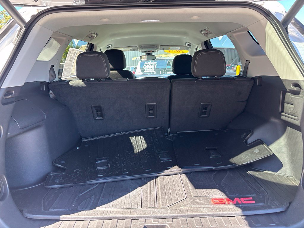 Used 2023 White GMC SLE image 14