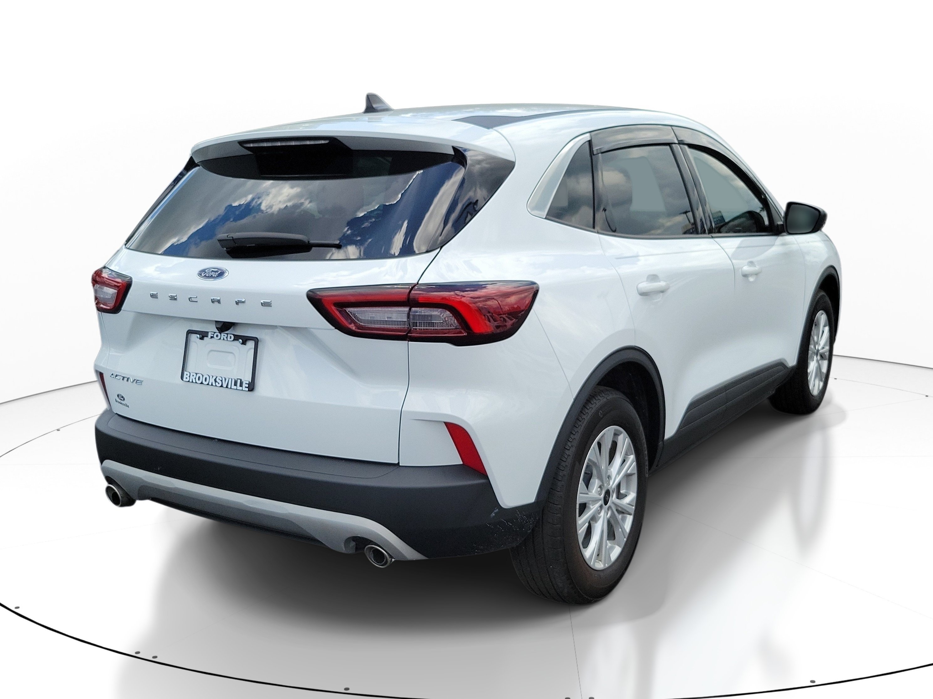 Used 2024 Oxford White Ford Active image 5