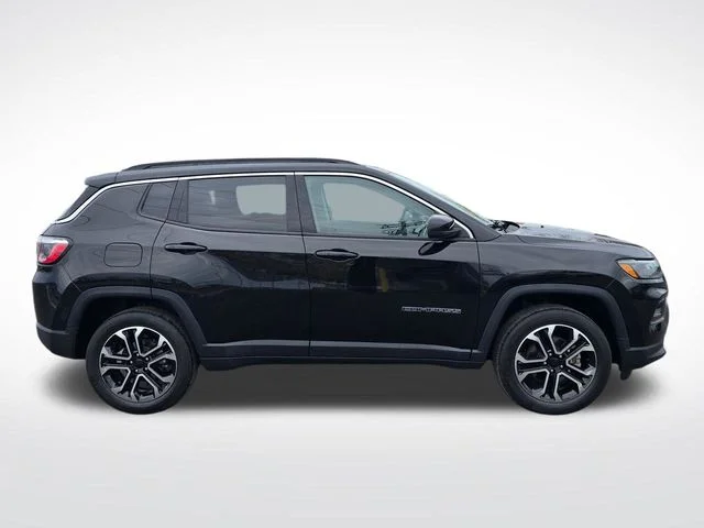 Used 2022 Black Jeep Limited image 4