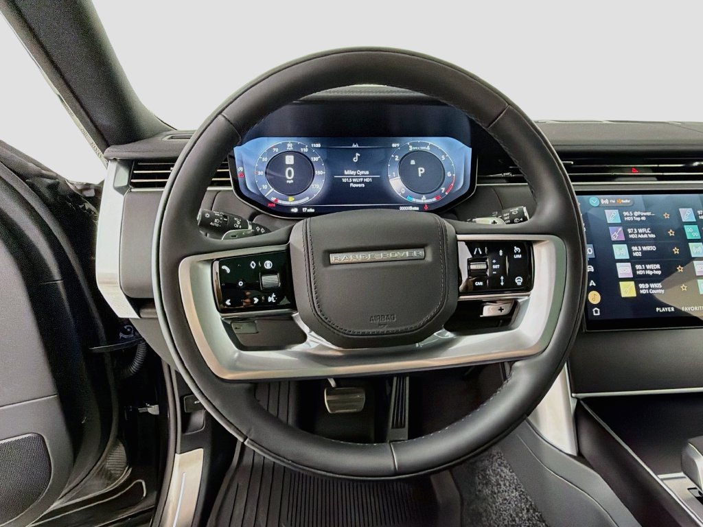 New 2027 Santorini Black Land Rover SE image 11