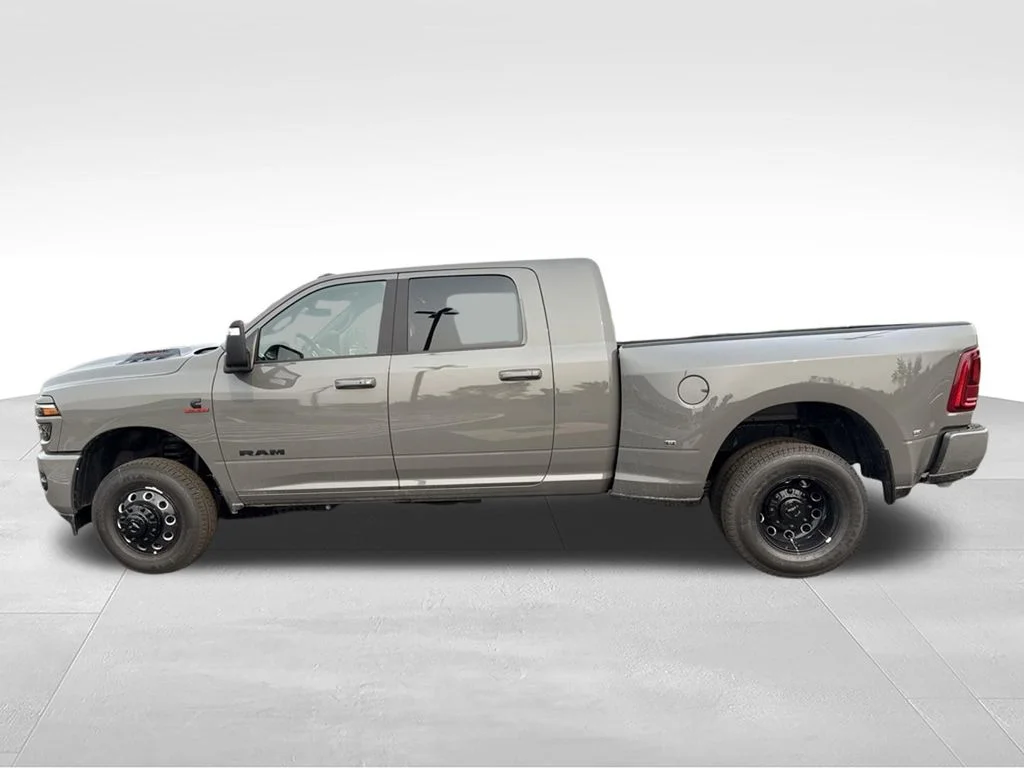 New 2026 Ceramic Gray Clear-Coat Exterior Paint RAM LARAMIE image 6