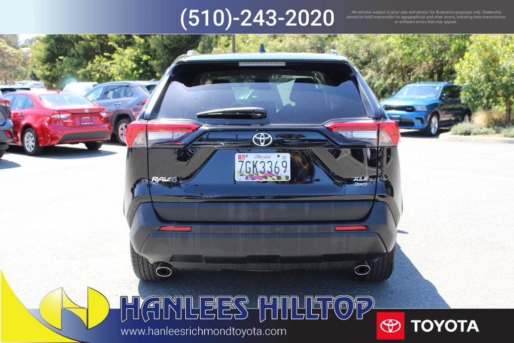2025 Toyota RAV4 XLE - Photo 8