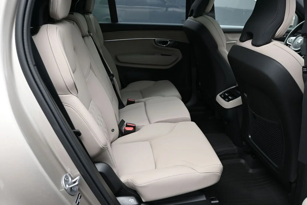 Used 2026 Bright Dusk Volvo Plus image 18