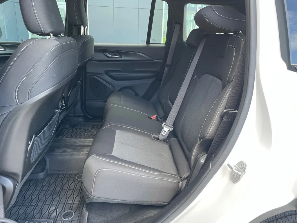 Used 2025 White Jeep Laredo image 24