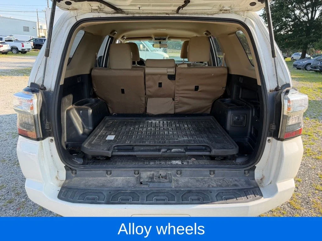 Used 2019 White Toyota SR5 image 13