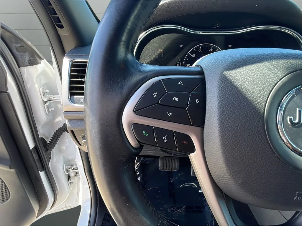 Used 2020 White Jeep Altitude image 9