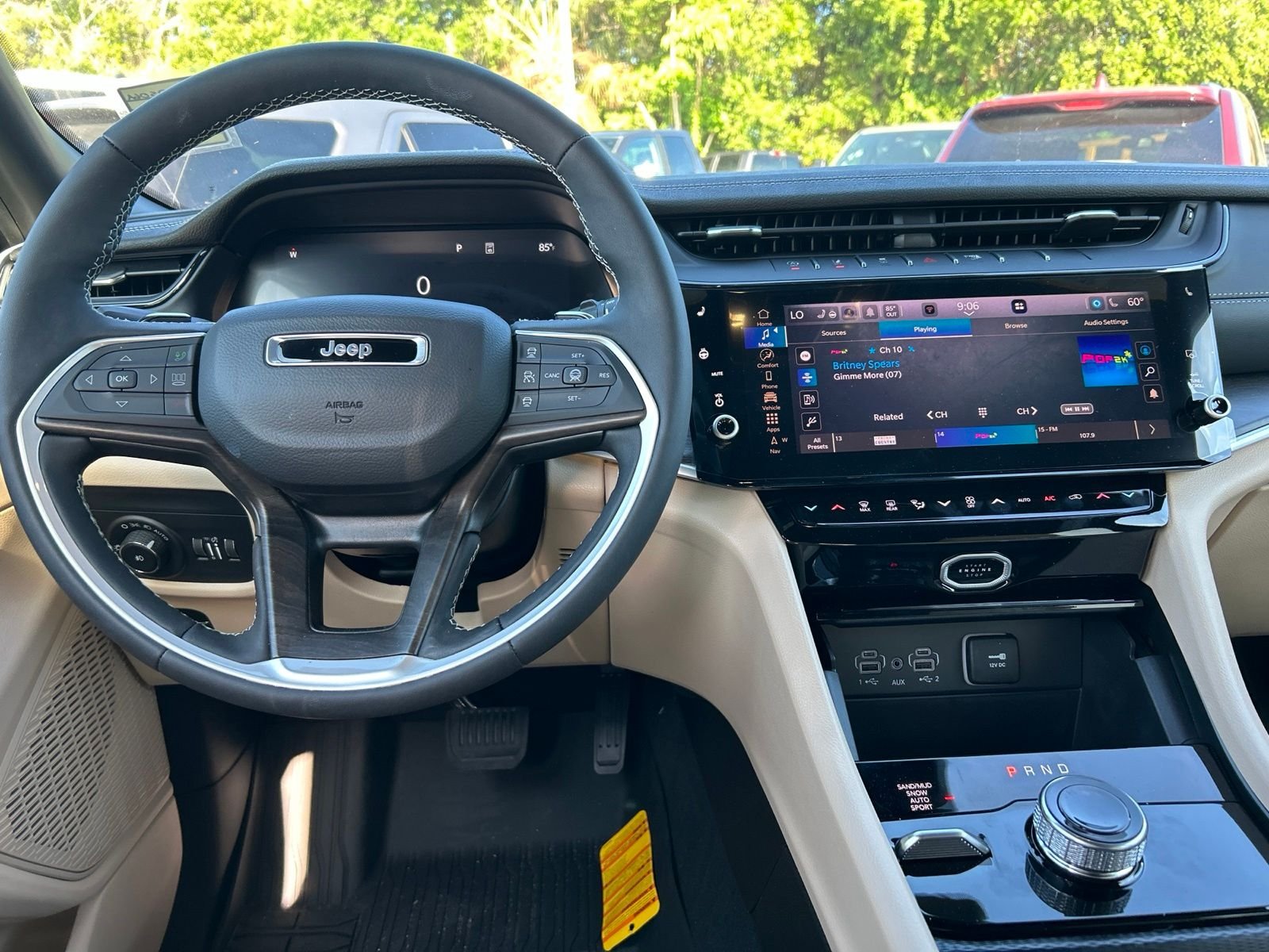 Used 2026 White/off-white Jeep Limited image 23
