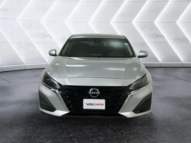 2023 Nissan Altima SV - Photo 2
