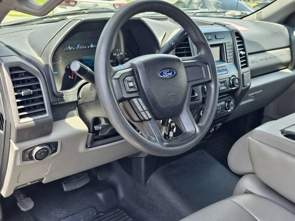 Used 2017 Oxford White Ford XL image 26