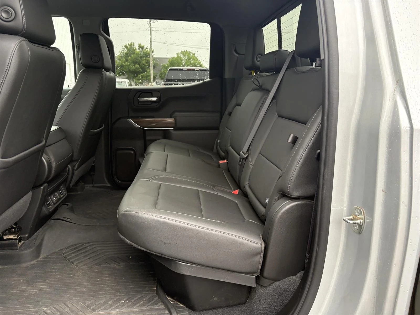 Used 2020 SILVER ICE METALLIC Chevrolet LT image 18