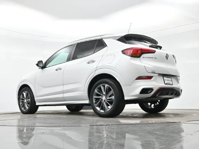 Used 2021 WHITE FROST TRICOAT Buick Preferred image 26