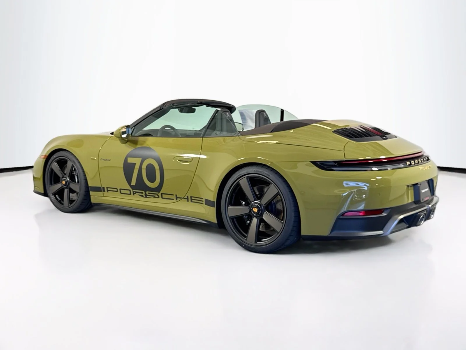 New 2026 Olive Neo Porsche Spirit 70 image 3