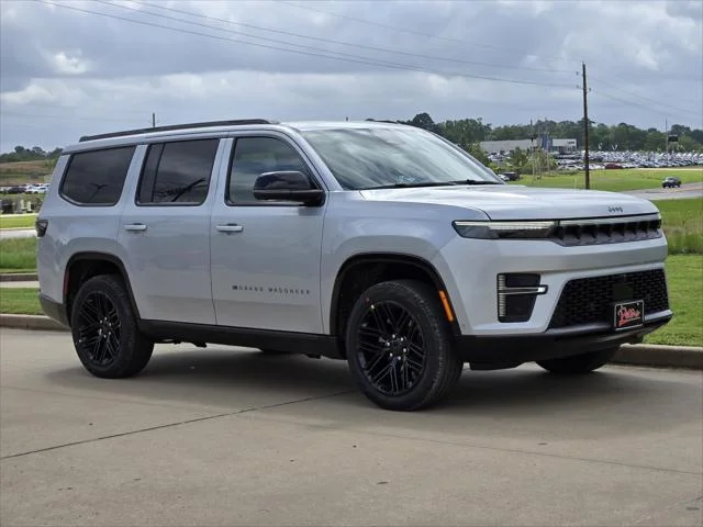 New 2026 Silver-Zynith Exterior Paint Jeep Limited Reserve image 1