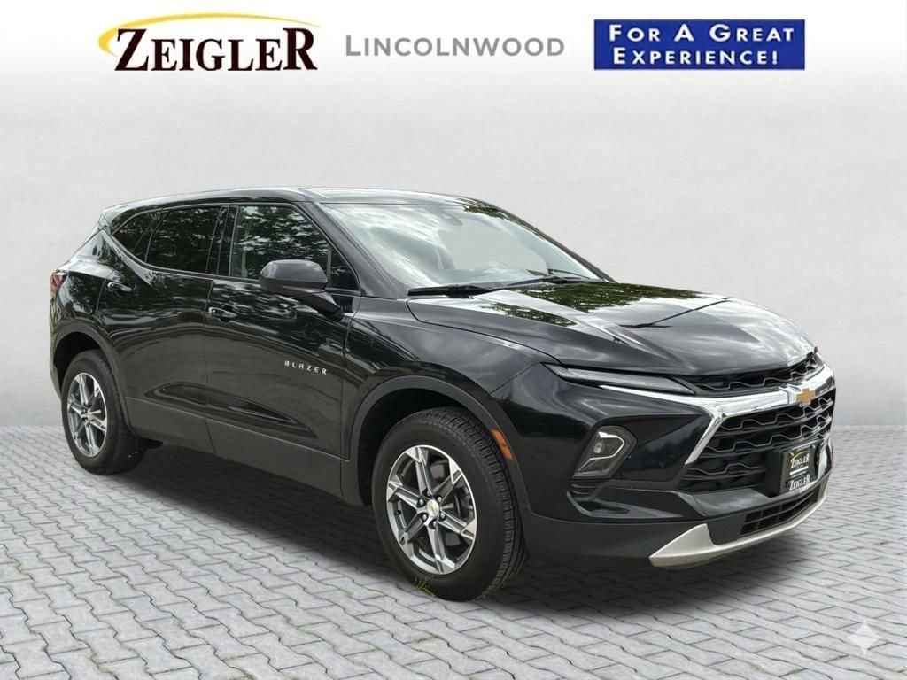 Used 2023 Black Chevrolet 2LT image 9