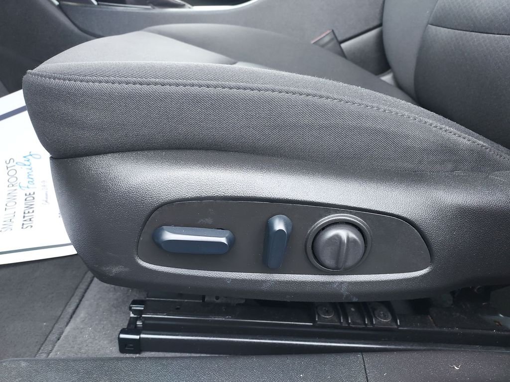 Used 2024 White Chevrolet LT image 18