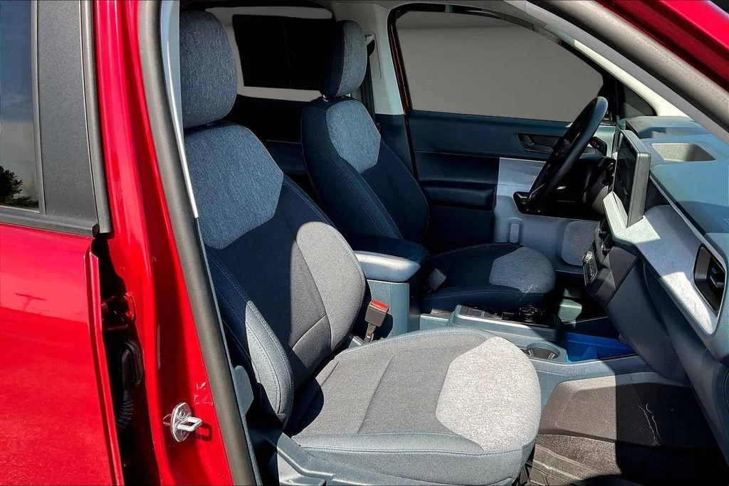 Used 2025 Red Ford XLT image 32