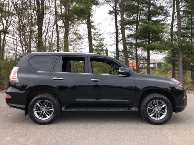 Used 2020 Black Lexus 460 image 3