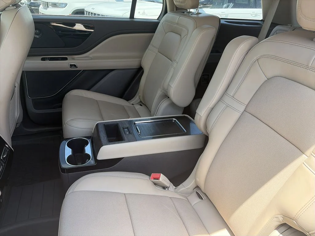 Used 2023 Black Lincoln Reserve image 27