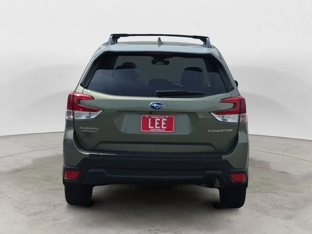 Used 2019 Jasper Green Metallic Subaru Premium image 4
