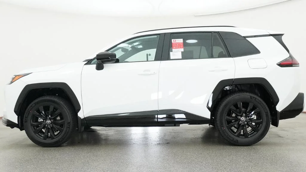 New 2026 Ice Cap Toyota SE image 2