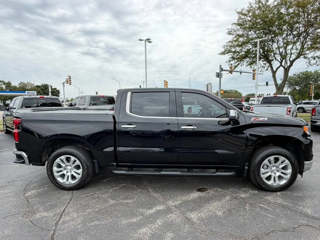 2024 Chevrolet Silverado 1500 LTZ - Photo 12