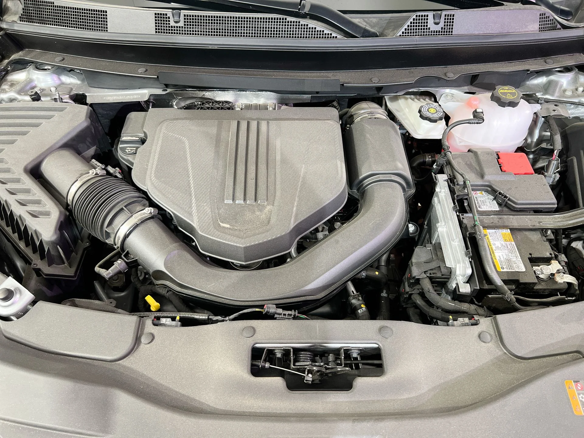 New 2026 Sterling Metallic GMC Elevation image 60