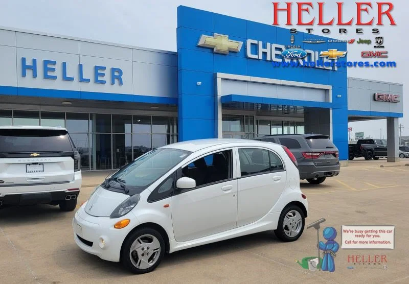 Used 2012  Mitsubishi ES image 1