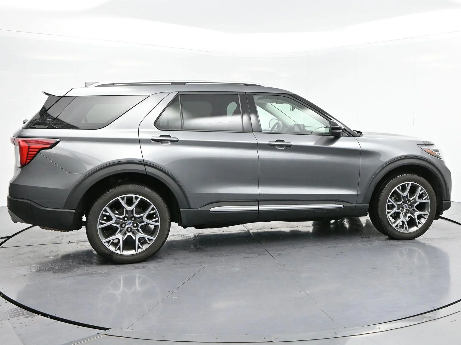 Used 2025 Carbonized Gray Ford Platinum image 8