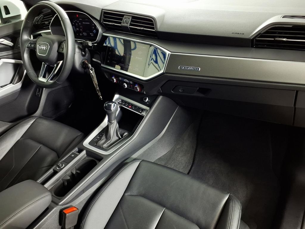 Used 2025  Audi Premium image 12