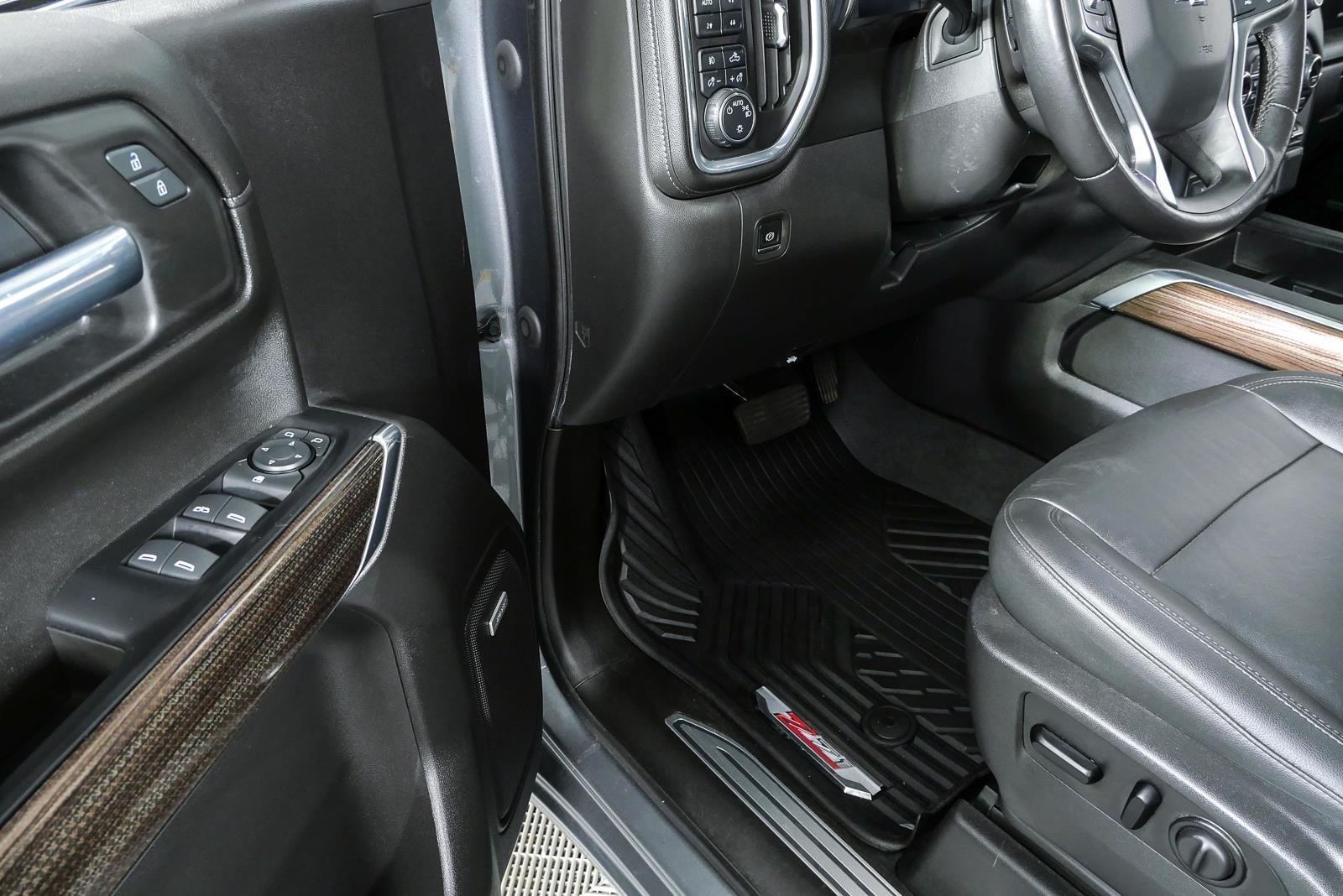 Used 2021 SATIN STEEL METALLIC Chevrolet RST image 8