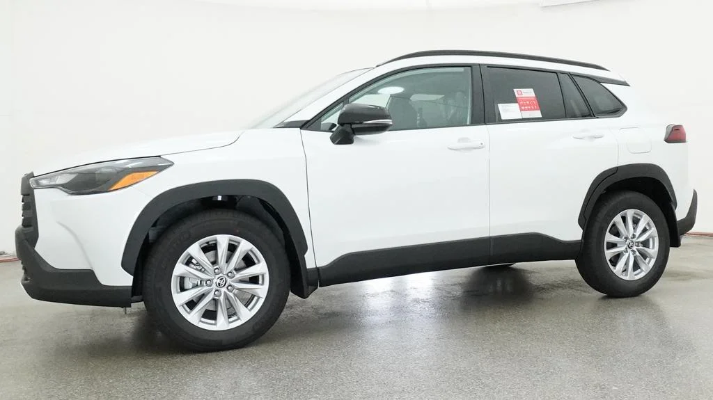 New 2026 Wind Chill Pearl Toyota LE image 4