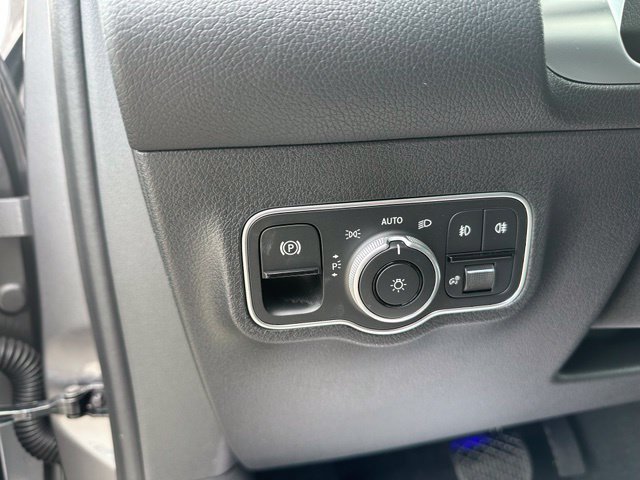 New 2026 Mountain Grey Metallic Mercedes-Benz GLB 250 image 54