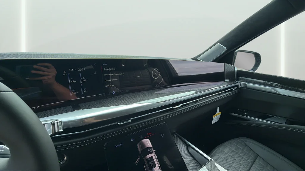 2026 Cadillac Escalade ESV V-Series - Photo 16