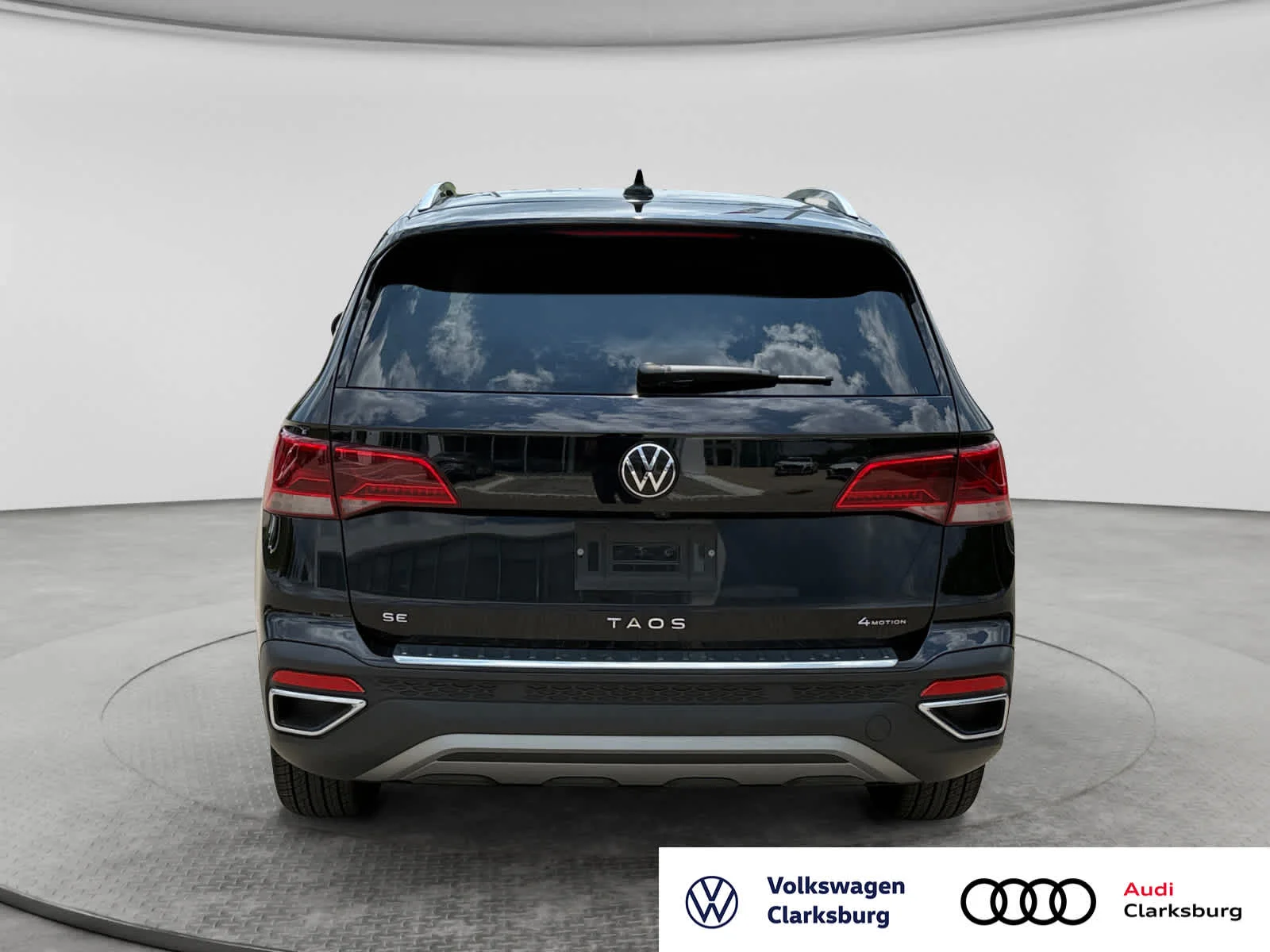 Used 2024 Deep Black Pearl Volkswagen SE image 6