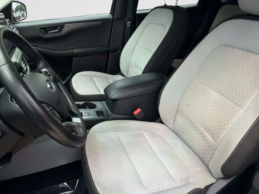 Used 2023 Red Ford Active image 21