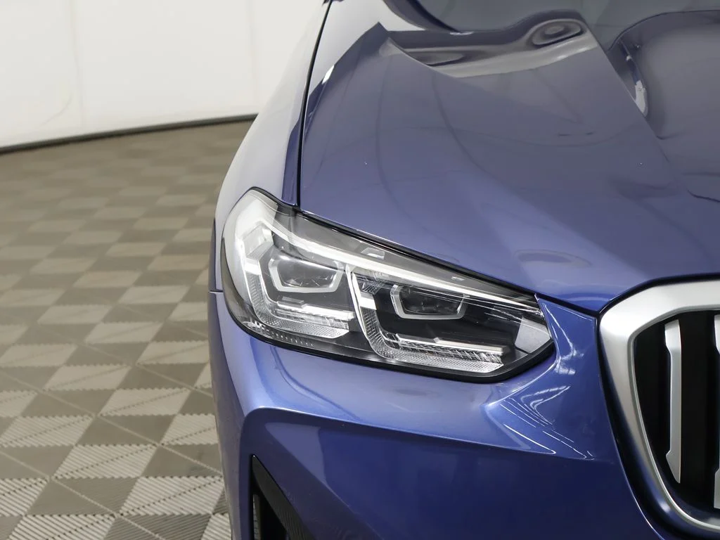 Used 2022 Phytonic Blue Metallic BMW xDrive30i image 15